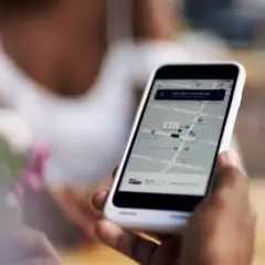 Jak znaleźć kierowcę Ubera i uniknąć problemów z przejazdem