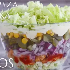 Sałatka gyros: Z czym podać, by zachwycić gości?