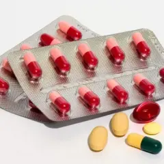 Leki na cholesterol: rano czy wieczorem? Sprawdź najlepszą porę!