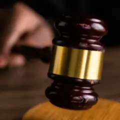 Etykieta sądowa: Jak zwracać się do sądu i uniknąć wpadki?