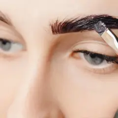 Henna Delia w domu: Krok po kroku do brwi jak z salonu