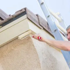 Jaka farba do malowania elewacji domu – wybierz najlepszą opcję dla siebie
