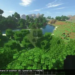 Piękny krajobraz w Minecraft, idealny do nauki, jak zrobić dzień w mc. Widać rzekę, las i wzgórza.