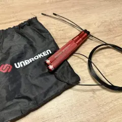 Jaka skakanka do CrossFit? Wybierz idealną i opanuj Double Unders!