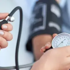 Jak podnieść ciśnienie zamiast kawy? Naturalne metody, które działają