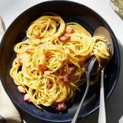 Kremowe spaghetti carbonara: idealny przepis na pyszny obiad