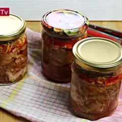 Jak zawekować sos z mięsem, aby uniknąć zepsucia i cieszyć się smakiem