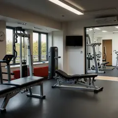 Rehabilitacja po operacji kolana: kluczowe etapy powrotu do zdrowia