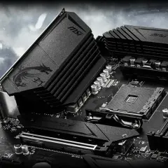 Placa base MSI con disipadores negros, socket de CPU y ranuras RAM. El **chipset de la placa base** es el cerebro que conecta todos los componentes.