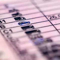 Ile kosztuje duplikat prawa jazdy? Sprawdź regionalne różnice i opłaty