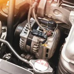 Ile prądu daje alternator i jak wpływa na działanie samochodu?