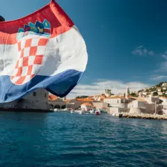 Wakacje w Chorwacji: Przepisy celne i limity. Sprawdź, co zabrać!