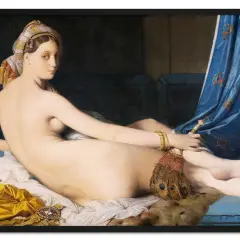 Die große Odaliske liegt auf einem Lager aus Seide und Pelz, ihr Blick ist sinnlich und ein Pfauenwedel liegt in ihrer Hand.