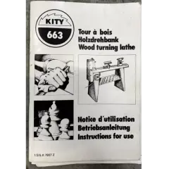 Manuel d'instructions pour le tour à bois KITY 663. Illustrations de mains travaillant le bois, d'un tour et de pièces d'échecs.