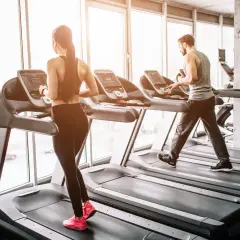 Cardio na siłowni: Wybierz najlepszą maszynę i trening dla siebie