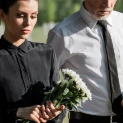 Ile kosztuje piwniczka na cmentarzu? Ceny i ważne informacje