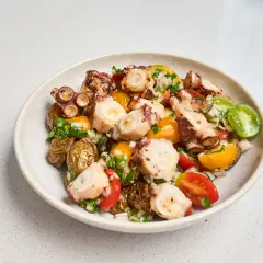 Salade de poulpe inratable : astuces de chef pour un poulpe tendre