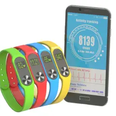 Kolorowe opaski monitorujące aktywność i smartfon z aplikacją do liczenia kroków.
