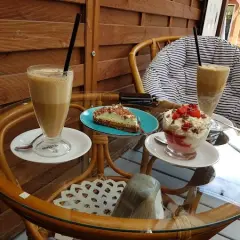 Gdzie zjeść w Juracie? Odkryj najlepsze restauracje i smaki