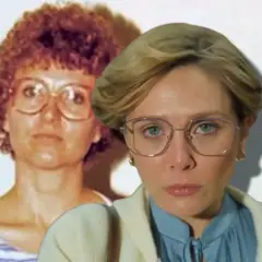 Elizabeth Olsen jako Candy Montgomery w serialu "Miłość i śmierć". W tle oryginalne zdjęcie Montgomery.