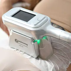 Kriolipoliza vs Endermologia: Który zabieg wybrać? Porównanie