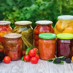 Kiedy robić ogórki kiszone, aby uniknąć nietrafionych zbiorów?