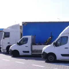 Czy w niedziele jest zakaz jazdy ciężarówkami? Sprawdź przepisy w Europie