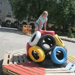 Jak zrobić plac zabaw z opon - kreatywne pomysły na bezpieczną zabawę