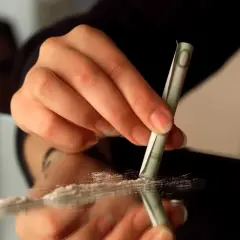 Amfetamina: Jak przetrwać odstawienie? Objawy i wsparcie