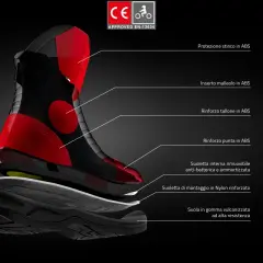 Stivale da moto rosso e nero con suola in gomma vulcanizzata ad alta resistenza. La suola in acciaio garantisce massima protezione.