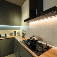 Transforma tu cocina con tiras LED: elige e instala sin errores