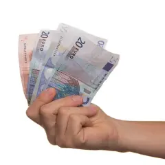Koszty badań DNA w sądzie: Kto płaci i jak uzyskać zwolnienie?
