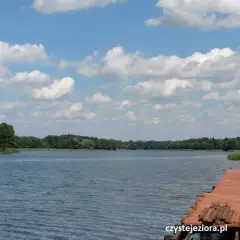 Jezioro Ślesińskie: Odkryj ciepłą wodę i idealny urlop!