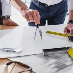 Czym zajmuje się deweloper i jakie ma kluczowe obowiązki?