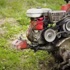 Czy glebogryzarka wyrówna teren? Sprawdź jej skuteczność i ograniczenia