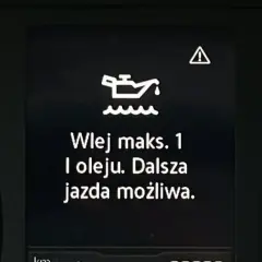 Niski poziom oleju. Wlej maks. 1 litr. Kontrolka ciśnienia oleju świeci się, ale jazda jest możliwa.