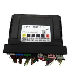 Moduł sterujący Opel z numerem P/N 13591610. Może być powiązany z błędem DTC U0140.
