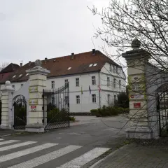 Dom Opieki Dwór Biskupi Nysa: Innowacje, Historia, Komfort i Finansowanie