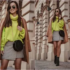 Limonkowy sweter stylizacje: 10 modnych pomysłów na każdą okazję