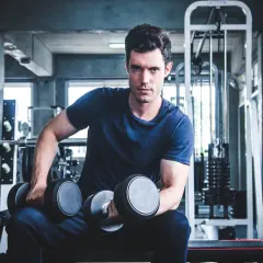 La mejor ropa hombre gimnasio para entrenar con comodidad y estilo