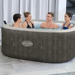 Lay-Z-Spa: Twój przewodnik po dmuchanym jacuzzi. Opinie, ceny, porady
