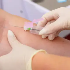 Wysokie limfocyty w morfologii: kiedy to sygnał infekcji, a kiedy alarm?