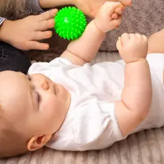 Piłeczki sensoryczne Tullo: klucz do rozwoju i higieny maluszka?