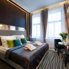 Ile kosztuje noc w hotelu Plaza? Ceny pokoi i sezonowe zmiany