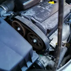 Silnik z paskiem rozrządu, nie łańcuchem. Czy to Ford Focus MK2?