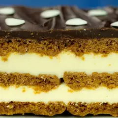 Przepis na ciemne ciasto z kremem, które zachwyci Twoich gości