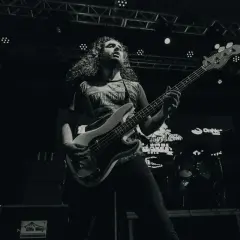 Basista kontra gitarzysta - na czym polega ich rola w zespole?