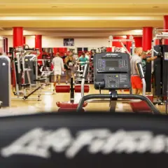 Fusgym: Hammer Strength Warszawa Twój klucz do realnych postępów