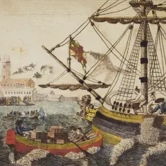 Bostonskie picie herbaty: ludzie wyrzucają skrzynie z herbatą do wody z pokładu statku, w tle miasto i tłum.