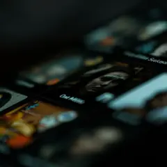 Hejt przykłady: Jak rozpoznać i walczyć z hejtem w internecie?